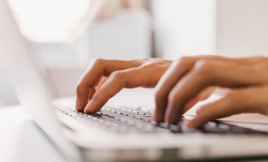 Zniesławienie w internecie – czy jest karalne?